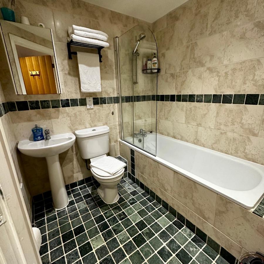 Two Bedroom Flat Town Centre كول شيستر المظهر الخارجي الصورة