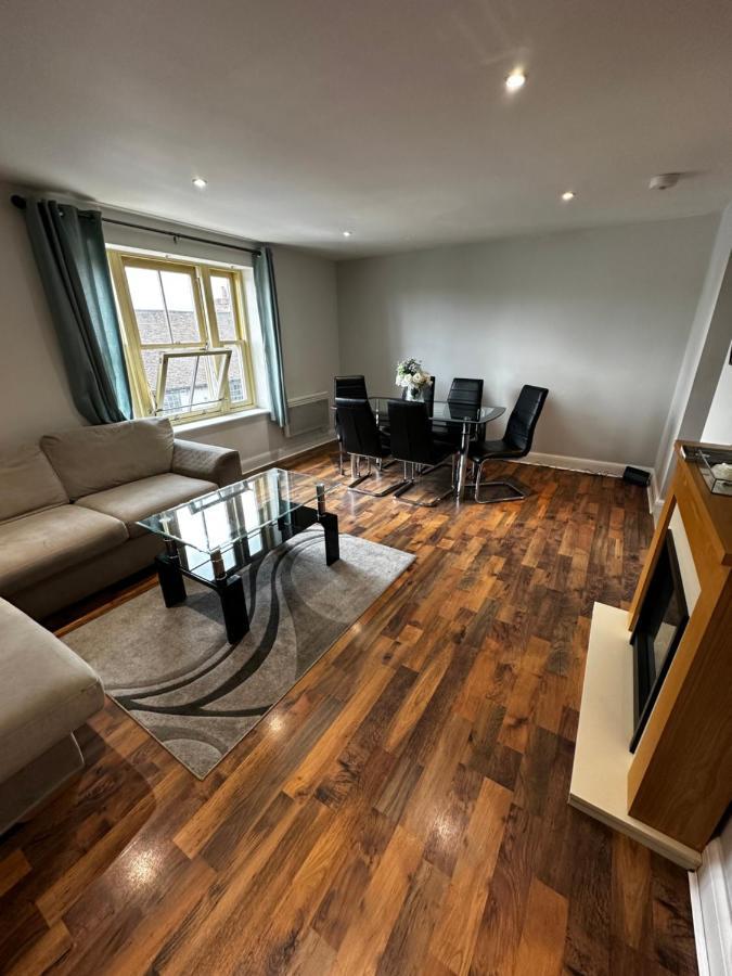 Two Bedroom Flat Town Centre كول شيستر المظهر الخارجي الصورة